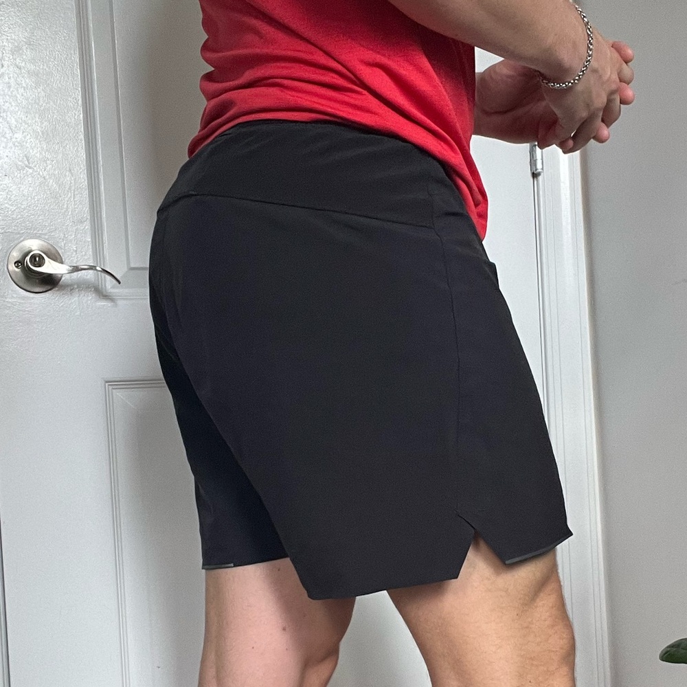 Lululemon 6” line surge shorts